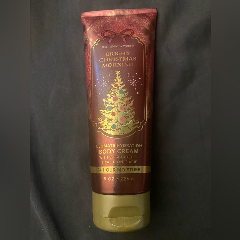 Bath & Body Works Ultimate Hydration Body Cream - Rich Red and Gold